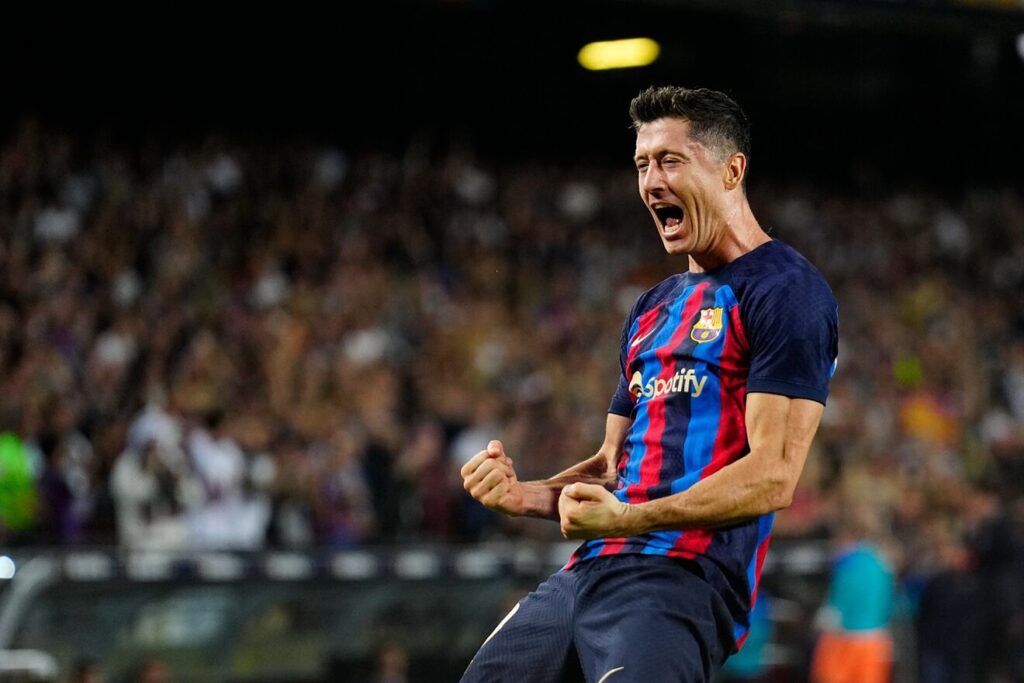 img 5881 Tremenda temporada que está teniendo Lewandowski con el Barça, el Polaco ha respondido desde su llegada con goles y ahora ha ganado su primer campeonato como Culé.El Barcelona acertó con el fichaje de Lewandowski, que no se cansa de anotar goles y ahora lo hizo en una final de Supercopa de España.