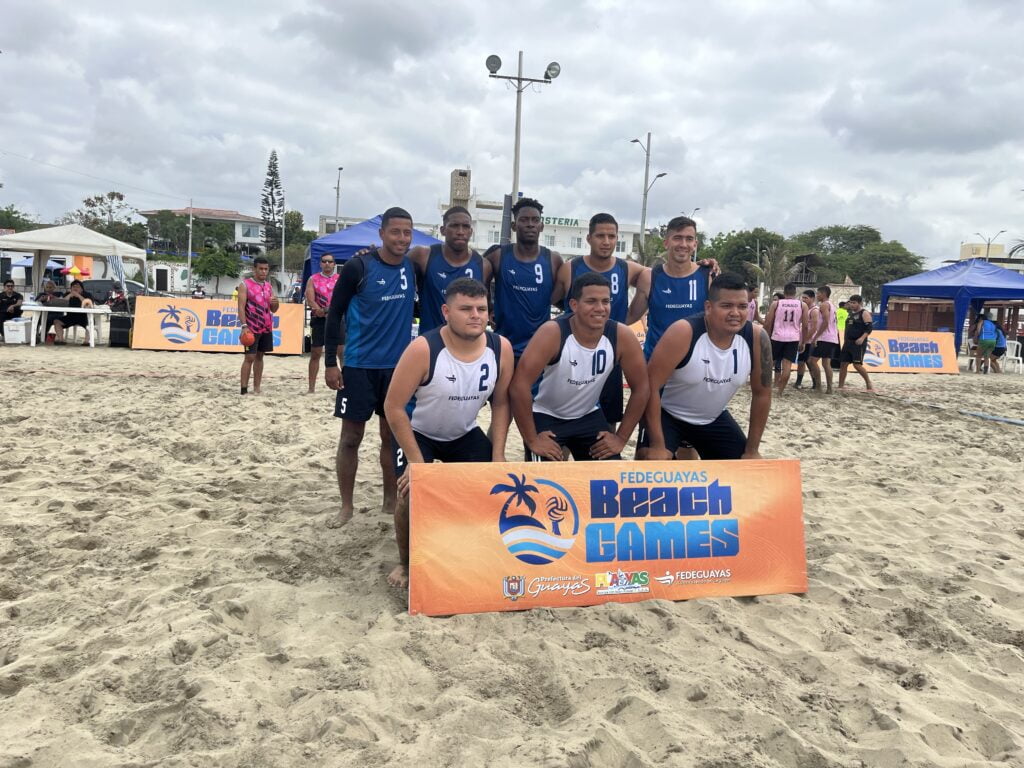 img 6149 La provincia del Guayas hizo respetar su localía y se llevó el título de campeón en balonmano arena, tanto en la rama femenina y masculina, de los primeros Juegos BeachGames organizados por la Federación Deportiva del Guayas.