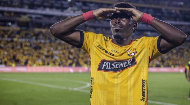 img 5385 Michael Carcelén es el nuevo refuerzo de Emelec para la temporada 2023-2025, llegando procedente de Aucas con la misión de fortalecer el mediocampo del equipo. Con su llegada, Emelec busca recuperar terreno en el torneo local y hacer un buen papel en la Copa Sudamericana.