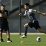 messi El técnico del Inter Miami, Gerardo Martino, confirmó que Lionel Messi y Sergio Busquets debutarán este viernes en el enfrentamiento contra Cruz Azul por la Leagues Cup. Además, resaltó la exigencia física y la importancia de tener un plantel competitivo en la MLS para poder enfrentar los desafíos de la liga.