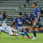 ac063dcf 96d6 45f7 8240 17d6fb375ff1 El Club Sport Emelec enfrenta múltiples desafíos esta temporada, incluyendo lesiones en jugadores clave como Carlos Villalba. La mala racha continúa afectando al equipo en su próximo encuentro contra Delfín.