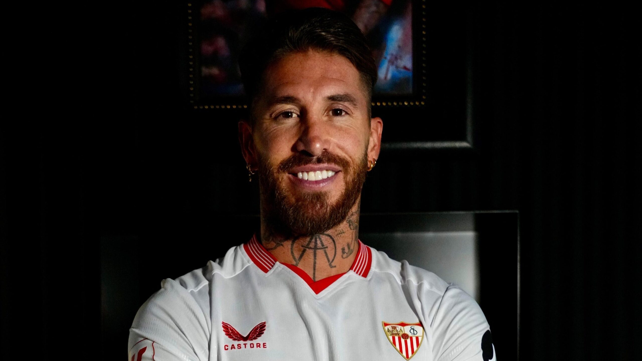 Sergio Ramos scaled Uno de los nombres propios del mercado, ya tiene destino. Sergio Ramos, que se encontraba sin equipo desde que acabara contrato con el PSG hace tres meses, regresa a su casa 18 años después. Ya es nuevo jugador del Sevilla.