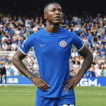 img 7081 El Chelsea, con Moisés Caicedo como titular, sufrió una sorpresiva derrota ante el Nottingham Forest. A pesar de su alto porcentaje de pases acertados, el ecuatoriano aún se adapta al nuevo esquema táctico del equipo. ¡Descubre más detalles sobre este partido y las próximas acciones del Chelsea en la Premier League!