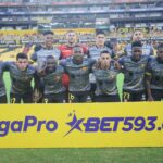 barcelona sc Este domingo, Barcelona Sporting Club se prepara para enfrentar a Libertad de Loja por la Fecha 8 de la Fase 2 de la LigaPro 2024. Según informaciones compartidas por el colega Christian Carrasco en el programa DE UNA por STUDIO FTBOL y MARCA 90, el director técnico Ariel Holan podría alinear a los siguientes jugadores