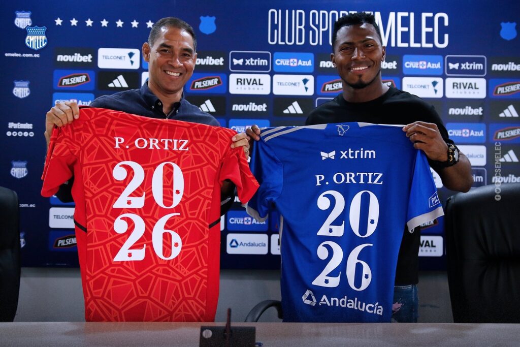 img 3941 1 ¡Gran noticia para los seguidores de Emelec! Pedro Ortiz, el candado azul, renovó contrato hasta el 2026. ¡El capitán y pieza clave del equipo millonario sigue siendo parte del club! #Emelec #PedroOrtiz