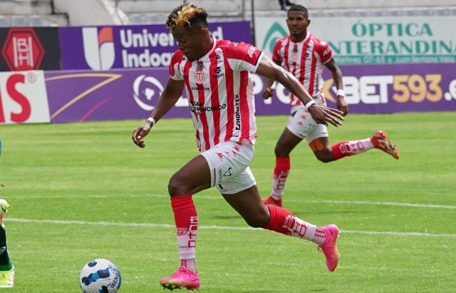 img 4067 Independiente Del Valle confirmó de manera oficial su nuevo refuerzo en delantera, se trata de Alexander Bolaños que tuvo un gran 2023 en el Técnico Universitario. Antes de jugar la final de vuelta los rayados ya tienen su primera incorporación de cara al 2024.