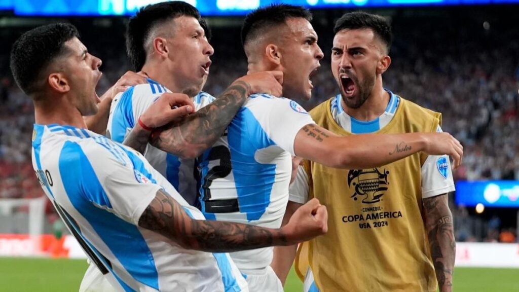 img 9024 1 El desenlace de la fase de grupos de la Copa América 2024 ha definido los emocionantes cruces de cuartos de final: Argentina-Ecuador, Venezuela-Canadá, Colombia-Panamá, y Uruguay-Brasil. Ocho equipos compiten por el título con partidos en estadios renombrados y actuaciones destacadas de jugadores como Lautaro Martínez y Vinicius.