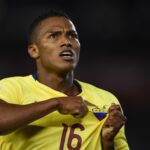 img 9062 1 Antonio Valencia, emblemático jugador de la Selección Nacional, ha dedicado unas palabras motivadoras a los integrantes del equipo previo al trascendental encuentro contra Argentina en los cuartos de final de la Copa América. En una entrevista exclusiva con El Canal del Fútbol, el exfutbolista del Manchester United enfatizó la importancia de mantener la concentración y la unidad en el campo, dejando de lado las distracciones como la admiración hacia figuras como Lionel Messi.