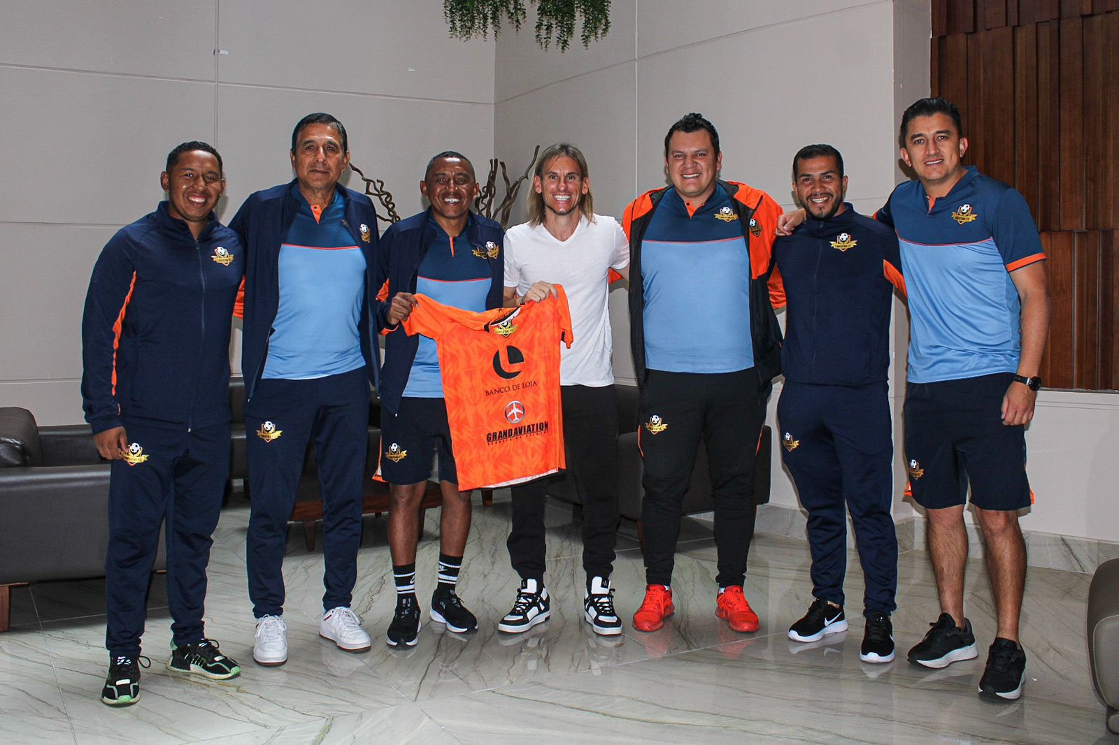 WhatsApp Image 2024 08 28 at 3.29.00 PM1 Esta tarde, la Federación Ecuatoriana de Fútbol (FEF) ha revelado el intenso recorrido que Sebastián Beccacece y su equipo técnico han realizado en menos de dos semanas desde su nombramiento como director técnico de la selección ecuatoriana, La Tri.