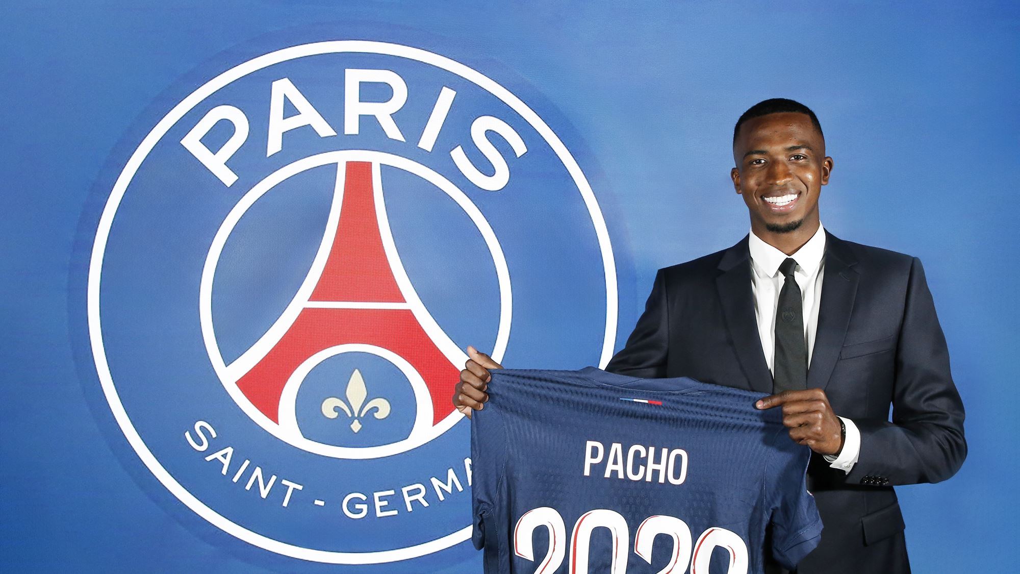 William Pacho nuevo jugador del PSG El ecuatoriano Willian Pacho ha sido presentado de forma oficial como nuevo jugador del París Saint Germain con un contrato hasta el 2029. Se ha confirmado que el PSG ha desembolsado una gran suma de dinero para adquirir los servicios de este talentoso futbolista, lo que ha generado gran expectación entre los aficionados del equipo francés.