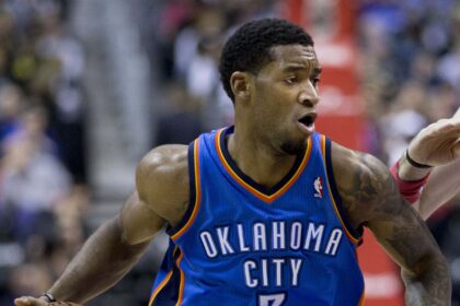 Perry Jones Thunder Perry Jones III reveló que estuvo jugando en la NBA con un virus alojado en su cerebro, mientras se pensaba que solo era un dolor de muelas. En su segundo año en la mejor liga de baloncesto del mundo, el estadounidense menciona que estuvo al borde de la muerte.