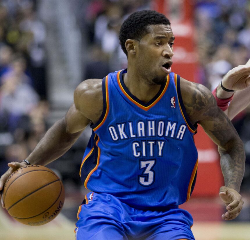 Perry Jones Thunder Perry Jones III reveló que estuvo jugando en la NBA con un virus alojado en su cerebro, mientras se pensaba que solo era un dolor de muelas. En su segundo año en la mejor liga de baloncesto del mundo, el estadounidense menciona que estuvo al borde de la muerte.