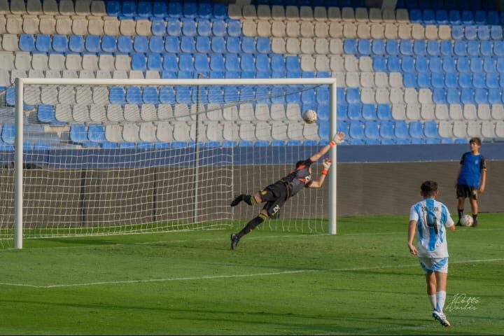 WhatsApp Image 2024 09 30 at 10.12.52 AM 1 edited La Selección Ecuatoriana Sub 16 se impuso en un partido amistoso contra su similar de Argentina, disputado en el Estadio Capwell este domingo por la tarde. El único gol del compromiso fue convertido Justin Lerma, que actualmente milita en Independiente del Valle.