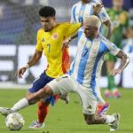 arg vs col En el Metropolitano de Barranquilla, la selección colombiana le ganó por 2-1 a Argentina. Este es el primer enfrentamiento entre ambas escuadras después de la final de la Copa América, donde salió victoriosa la albiceleste.