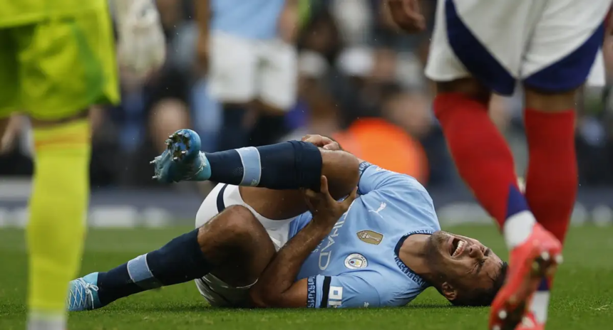 image 23 Rodrigo Hernández, mediocampista del Manchester City, no volverá a vestirse de celeste esta temporada 2024/25. Era un secreto a voces desde hace varios días, a pesar de que el club no había emitido un comunicado oficial al respecto. Fue Pep Guardiola, su técnico, quien lo confirmó este viernes en rueda de prensa.