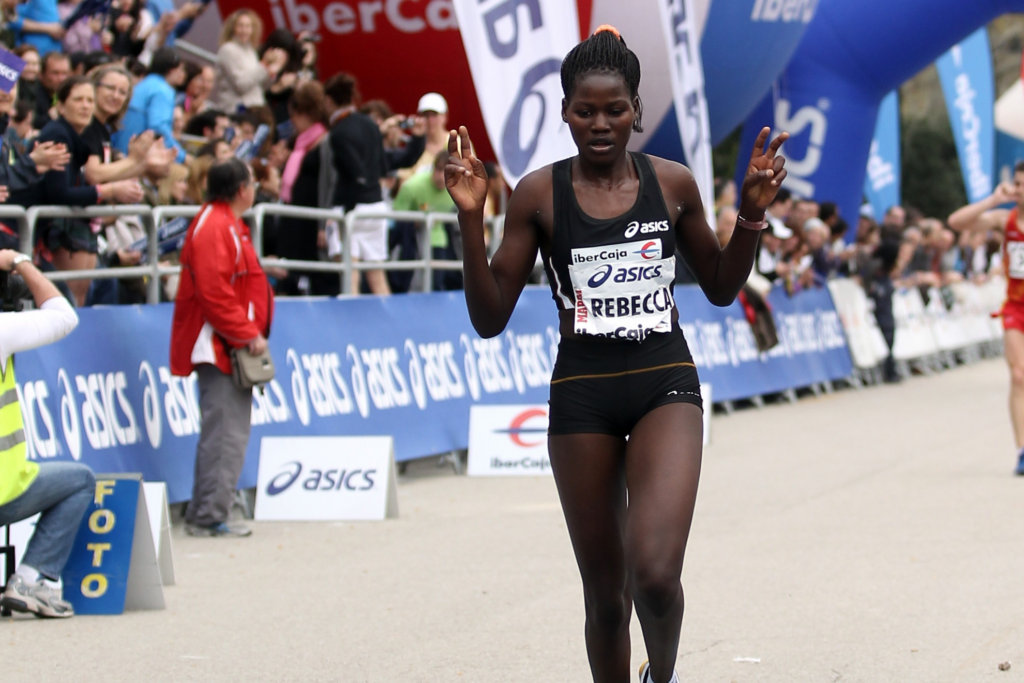 image 4 En un trágico giro de los acontecimientos, Rebecca Cheptegei, destacada maratonista ugandesa que brilló en los recientes Juegos Olímpicos de París, falleció este jueves, cuatro días después de ser víctima de un ataque brutal perpetrado por su pareja sentimental.