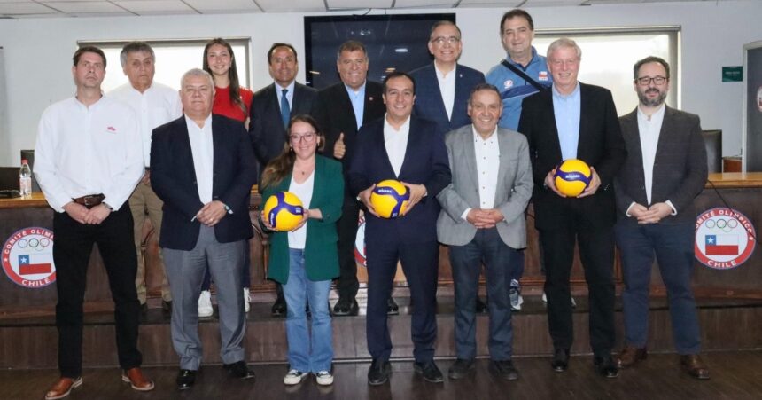 img 9139 1 El saque inicial se dió el pasado martes (10.09) en el evento de lanzamiento en el Centro de Entrenamiento Olímpico. El Campeonato Sudamericano Femenino U21 se celebrará en Chile, en Osorno, del 25 al 29 de septiembre y ofrecerá tres plazas para el Mundial FIVB de la categoria, en Indonésia en el mês de agosto de 2025.