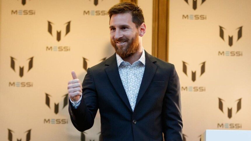 messi El 10 de la selección argentina, por medio de su cuenta de Instagram, hizo público el anuncio de su productora audiovisual de películas, series y deportes, 525 Rosario. Él hace referencia a su ciudad (Rosario) y a la casa donde nació, ubicada en Israel 525.