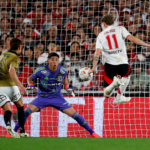 river River Plate se ha clasificado a las semifinales de la Copa Libertadores tras vencer a Colo Colo por 1-0 en el Más Monumental. El único gol de la noche fue anotado por Facundo Colidio a los 16 minutos.