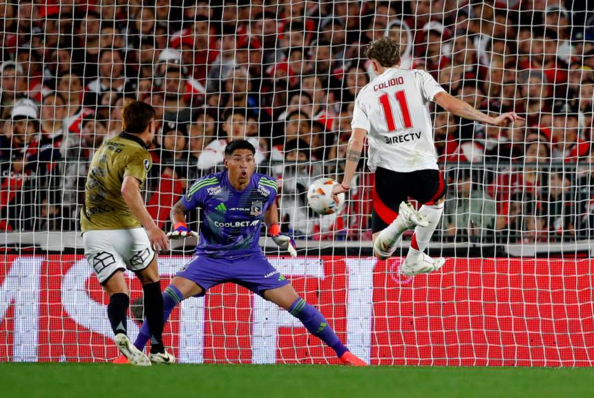 river River Plate se ha clasificado a las semifinales de la Copa Libertadores tras vencer a Colo Colo por 1-0 en el Más Monumental. El único gol de la noche fue anotado por Facundo Colidio a los 16 minutos.