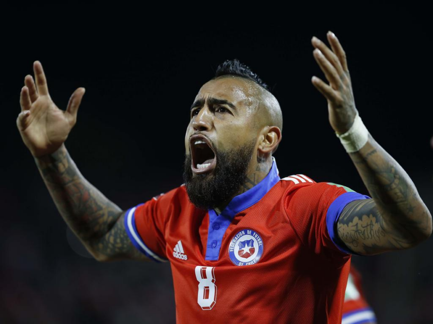 image 10 Arturo Vidal ha manifestado su descontento tras no ser convocado por el entrenador Ricardo Gareca para representar a la selección chilena. A pesar de su sobresaliente desempeño en el club Colo Colo durante la Copa Libertadores, el mediocampista de 37 años se ha visto excluido de la lista de convocados.