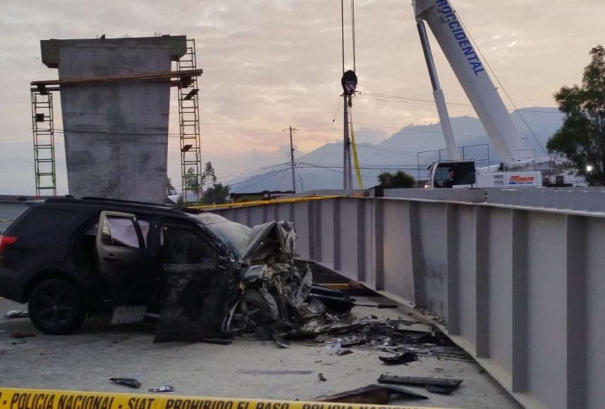 image 25 A las 09H30 de este lunes, la Liga Deportiva Universitaria de Quito (LDU) emitió un comunicado oficial sobre el trágico accidente en el que se vio involucrado el jugador Marco Angulo. En el comunicado, el club lamenta informar el fallecimiento de una personas, además de informar que Angulo se encuentra actualmente hospitalizado con un pronóstico reservado.