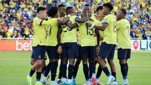 image 34 Las Eliminatorias Sudamericanas están más al rojo vivo que nunca, después de haber concluido la Fecha 10, que dejó resultados con un panorama más ajustado en la lucha por un lugar en el Mundial. Esta jornada fue testigo de una gran cantidad de goles y actuaciones destacadas que determinan el futuro de varias selecciones.