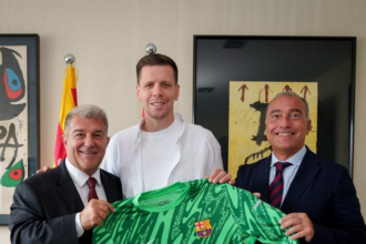 image 8 Diez días después de la grave lesión de Marc ter Stegen, el club azulgrana ha anunciado oficialmente la contratación de Wojciech Szczesny, experimentado guardameta polaco de 34 años, quien competirá con Iñaki Peña por la titularidad en el equipo.