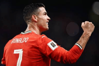 image 4 A sus 40 años, Cristiano Ronaldo sigue demostrando que el tiempo no lo toca. En una noche llena de emoción en el Estadio José Alvalade, Portugal y Hungría protagonizaron un partidazo por las Eliminatorias al Mundial 2026, con el capitán lusitano robándose todos los flashes gracias a un nuevo doblete.