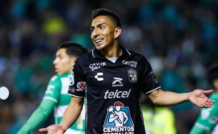Angel Mena cambiaria de club nuevamente se queda e 1 El volante ecuatoriano Ángel Mena podría dejar el fútbol mexicano para concretar su retorno al país. Barcelona SC y Emelec están atentos.