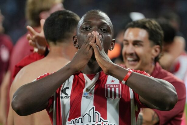 Brasil y Europa se pelean por el fichaje de Edwin El talentoso extremo colombiano Edwuin Cetré podría dejar Estudiantes de La Plata ante el fuerte interés de clubes del Brasileirao y del fútbol europeo.