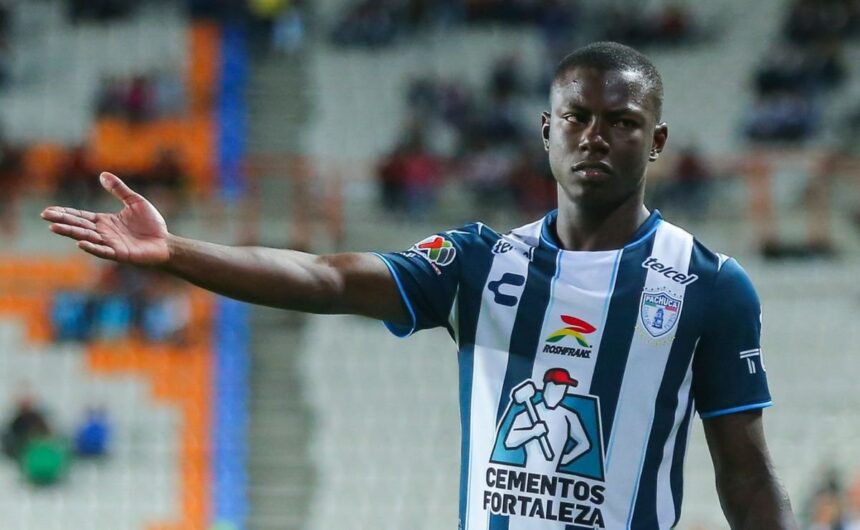 Cuatro grandes de America van por Marino Hinestroz El talentoso extremo Marino Hinestroza se convierte en el deseo de los principales clubes del continente. Boca Juniors aparece en el horizonte del colombiano.