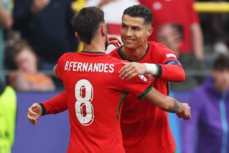 La defensa de Bruno Fernandes a Cristiano Ronaldo El volante Bruno Fernandes defendió la importancia de Cristiano Ronaldo en la Selección de Portugal antes de los retos previos a la cita mundialista de 2026.
