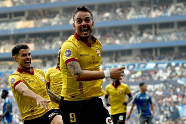 La durisima condicion que puso Octavio Rivero para El artillero uruguayo Octavio Rivero condiciona su permanencia en Barcelona SC para la próxima temporada. Entérate de las exigencias del goleador.