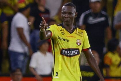 La hinchada lo critica pero Janner Corozo da una 1 Pese a los cuestionamientos, el extremo Janner Corozo genera impacto en Barcelona SC con una novedad que sorprende a la hinchada del Ídolo del Astillero.