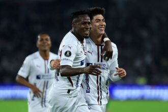 Liga de Quito tiene ya tres refuerzos para el 2026 Liga de Quito asegura su futuro con tres incorporaciones estratégicas pensando en la temporada 2026. Conoce los detalles del proyecto del 'Rey de Copas'.