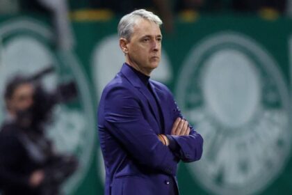 Tiago Nunes rechazo a figura de LigaPro para Liga El entrenador Tiago Nunes habría descartado el fichaje de una estrella del fútbol ecuatoriano para reforzar a Liga de Quito en la presente campaña.