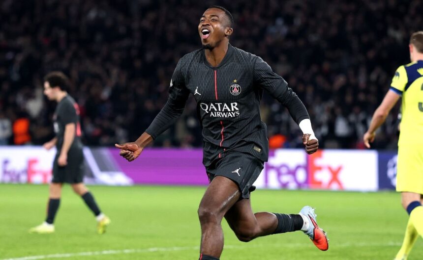 William Pacho recibe nuevo premio que lo confirma El defensor ecuatoriano William Pacho suma un nuevo galardón internacional que lo consolida como una de las máximas figuras defensivas de la élite europea.