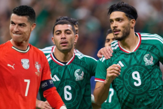 image 12 Novak Djokovic volvió a sorprender fuera del tenis con una predicción mundialista que rápidamente encendió el debate futbolero. El actual número uno del ranking ATP señaló que Portugal, con Cristiano Ronaldo al mando, sería el próximo campeón del Mundial 2026. Incluso se atrevió a imaginar una final frente a México, un escenario sin precedentes en la historia del torneo.