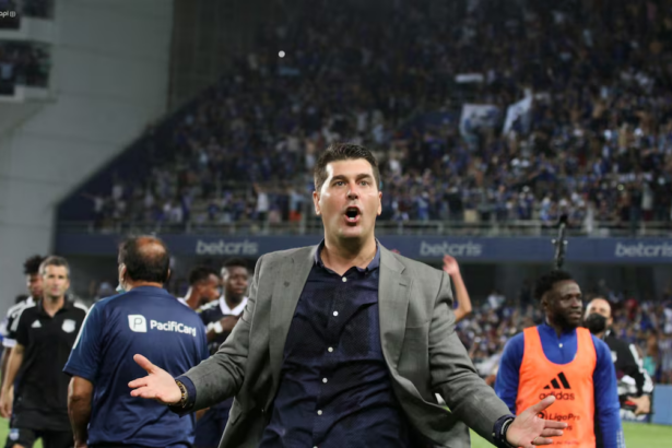 image 16 El Club Sport Emelec vuelve a atravesar un momento delicado en el plano institucional. La FIFA notificó al club eléctrico la imposición de una prohibición para inscribir jugadores, tanto en el ámbito nacional como internacional, debido al incumplimiento de pagos al exentrenador Ismael Rescalvo.