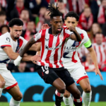 image 6 l Paris Saint-Germain logró un empate sin goles en su visita al Athletic Club, en un duelo disputado este martes en San Mamés por la sexta jornada de la Fase de Liga de la UEFA Champions League. El ecuatoriano Willian Pacho volvió a ser titular y cumplió los 90 minutos, mostrando solidez en una defensa que tuvo que trabajar ante un partido intenso y con escasas oportunidades claras.