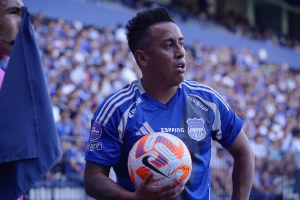 img 3163 Christian Cueva se refirió públicamente a su salida del club Emelec, equipo al que llegó a mediados de este año con un contrato por una temporada. Su fichaje generó gran expectativa entre los hinchas del conjunto ‘millonario’, especialmente por el buen rendimiento que mostró en sus primeros encuentros.