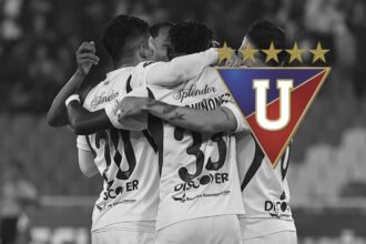 Alarma en Liga de Quito La cifra que deben pagar La directiva de Liga de Quito enfrenta un desafío económico urgente para registrar a sus nuevos fichajes ante la FEF y evitar sanciones administrativas.