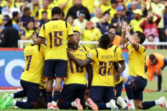 Alarma en la Tri Seleccionado ecuatoriano se lesi Un jugador clave de la Selección de Ecuador sufrió una lesión que genera incertidumbre tanto en su club como en el cuerpo técnico de La Tri.