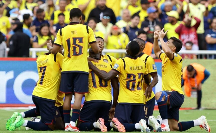 Alarma en la Tri Seleccionado ecuatoriano se lesi Un jugador clave de la Selección de Ecuador sufrió una lesión que genera incertidumbre tanto en su club como en el cuerpo técnico de La Tri.