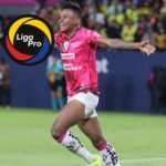 Alexander Bolanos ahora Romario Bolanos tiene nu Tras la polémica por su identidad, el delantero Romario Bolaños (antes Alexander) se vincula a un nuevo club para disputar la LigaPro 2024.