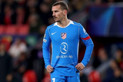 Antoine Griezmann metio presion para que el Atleti El referente francés Antoine Griezmann solicita a la directiva colchonera nuevas incorporaciones para fortalecer la plantilla de Diego Simeone.