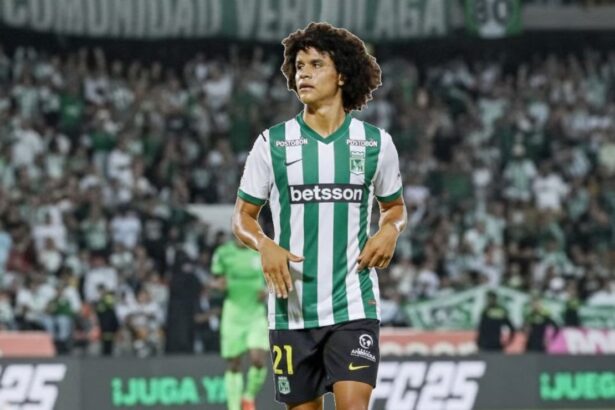Atletico Nacional presento a Eduard Bello y se con El volante venezolano Eduard Bello es el nuevo fichaje de Atlético Nacional. Conoce las cifras de su millonario vínculo con el cuadro colombiano.