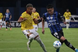 Barcelona sorprende y se queda con jugador de Inde El Ídolo del Astillero continúa fortaleciendo su plantilla y sorprende al confirmar la llegada de un nuevo refuerzo proveniente de Independiente del Valle.