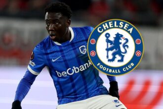 Chelsea comprara a Yaimar Medina pero lo mandara a El gigante inglés Chelsea asegura la contratación del ecuatoriano Yaimar Medina, quien será cedido a un club europeo para potenciar su crecimiento profesional.